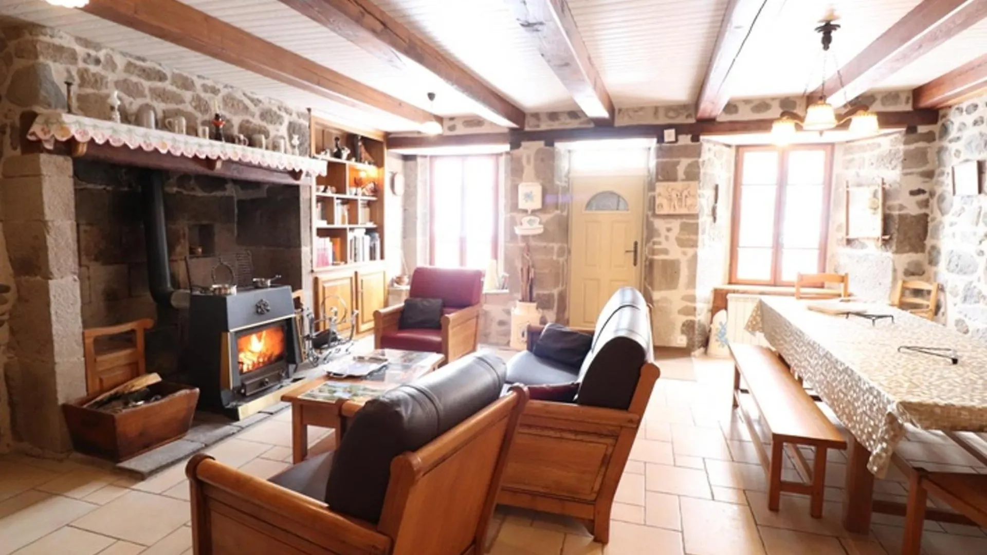 Maison De Caractere Au Coeur Des Volcans D'Auvergne Avec Jardin, Cheminee Et Proche Des Activites Outdoor - Fr-1-742-464 Dienne  Holiday home Dienne (Cantal)