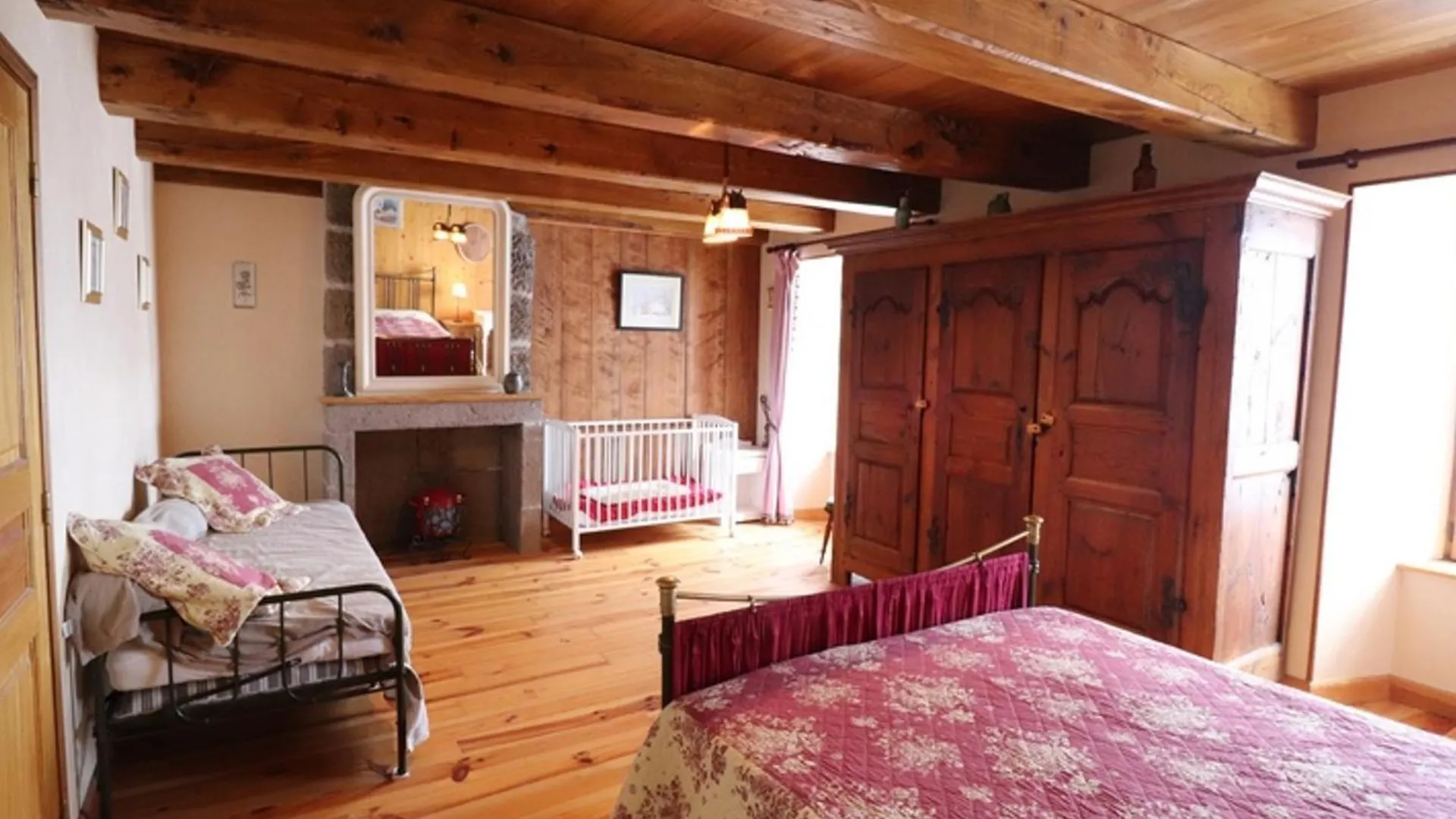 Maison De Caractere Au Coeur Des Volcans D'Auvergne Avec Jardin, Cheminee Et Proche Des Activites Outdoor - Fr-1-742-464 Dienne  Dienne (Cantal)